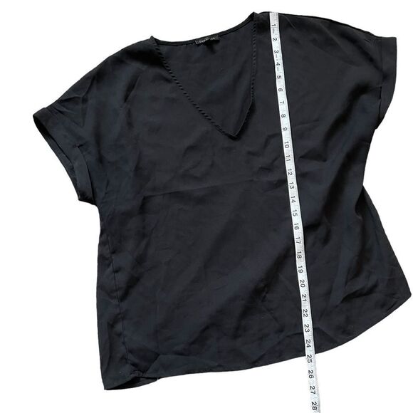 DYNAMITE Black V Neck Short Sleeve Dressy Top M - Picture 5 of 8